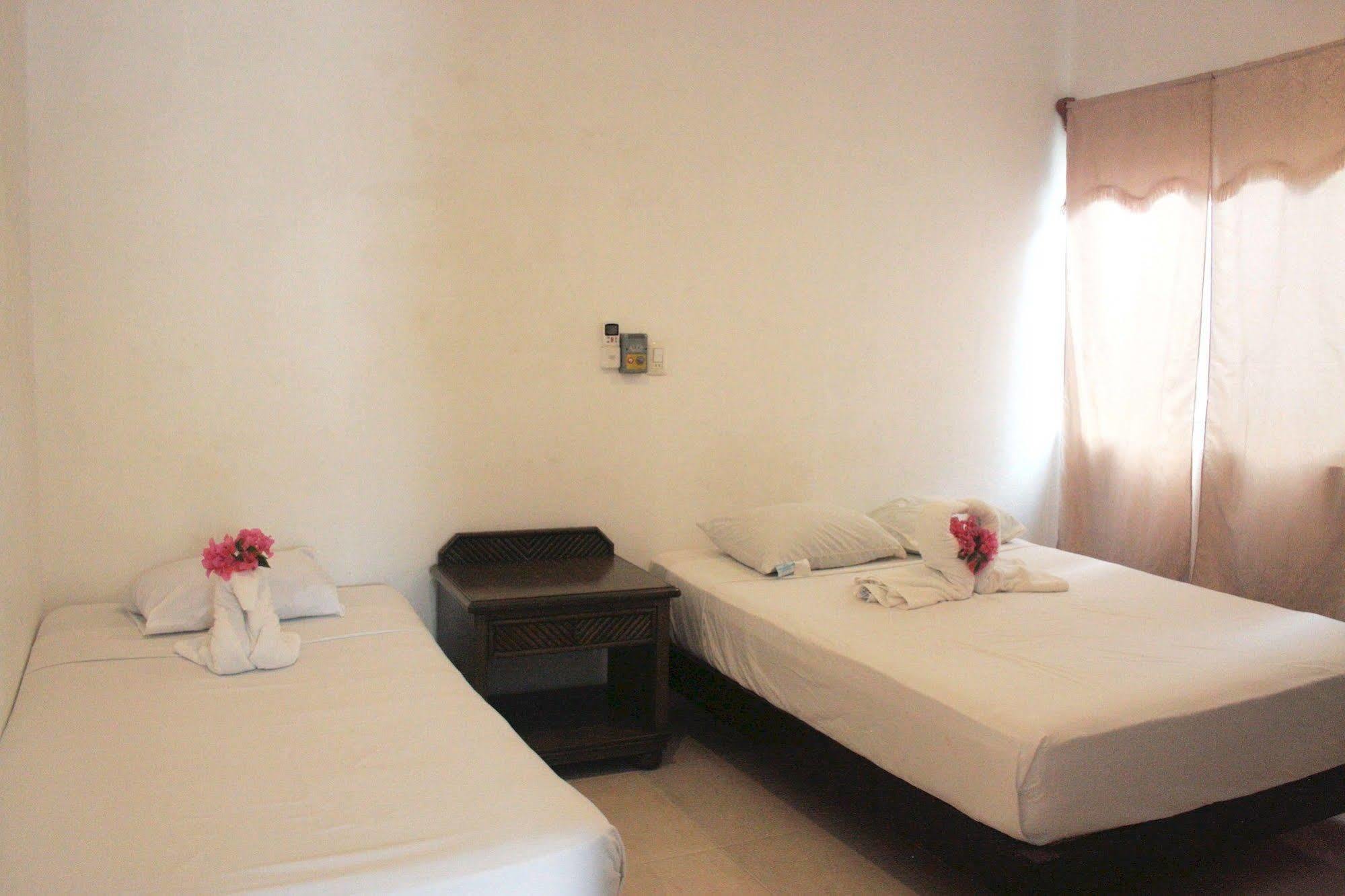 The Yak Hostel Playa del Carmen Buitenkant foto