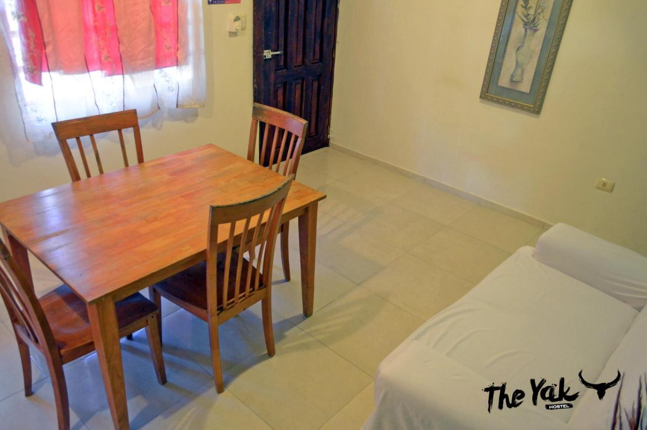 The Yak Hostel Playa del Carmen Buitenkant foto