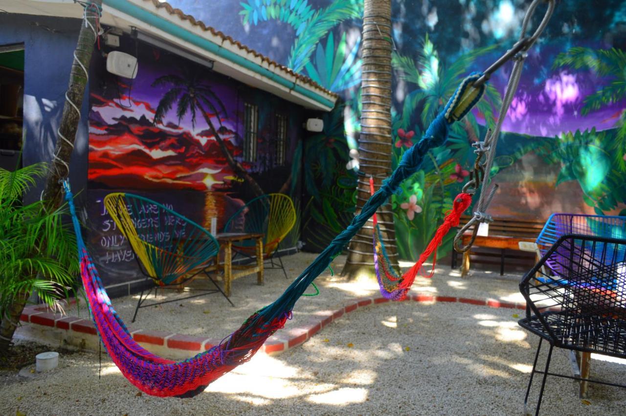 The Yak Hostel Playa del Carmen Buitenkant foto
