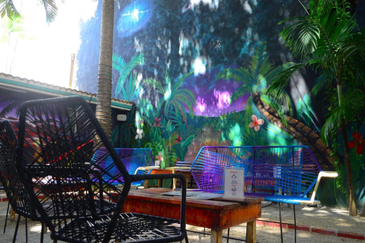 The Yak Hostel Playa del Carmen Buitenkant foto